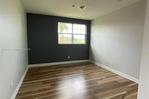 Adosado en alquiler en Pembroke Pines, Florida, 3 dormitorios, 168.8 m2 № 1978561 - foto 27