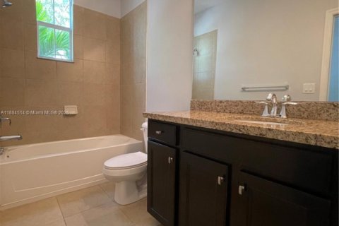 Adosado en alquiler en Pembroke Pines, Florida, 3 dormitorios, 168.8 m2 № 1978561 - foto 24