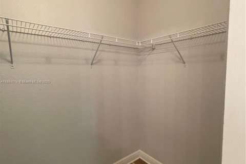 Adosado en alquiler en Pembroke Pines, Florida, 3 dormitorios, 168.8 m2 № 1978561 - foto 26