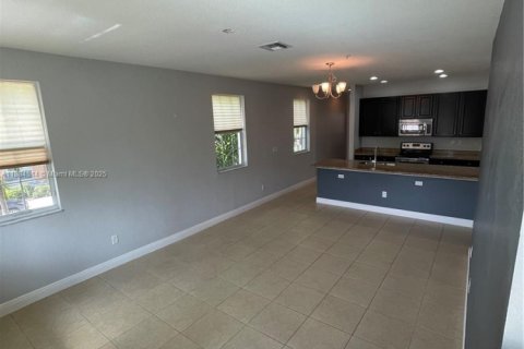 Adosado en alquiler en Pembroke Pines, Florida, 3 dormitorios, 168.8 m2 № 1978561 - foto 19