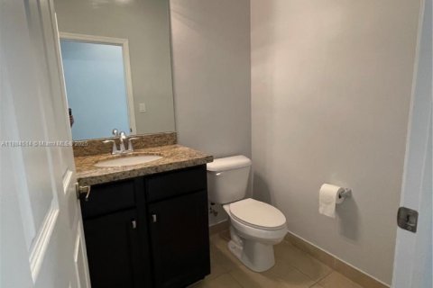Adosado en alquiler en Pembroke Pines, Florida, 3 dormitorios, 168.8 m2 № 1978561 - foto 22