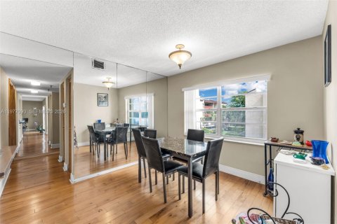 Copropriété à vendre à Miami, Floride: 2 chambres, 84.63 m2 № 2042186 - photo 11