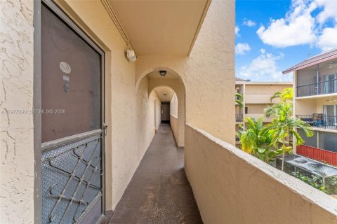 Copropriété à vendre à Miami, Floride: 2 chambres, 84.63 m2 № 2042186 - photo 23
