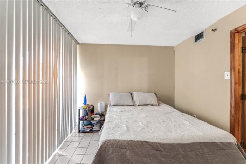 Copropriété à vendre à Miami, Floride: 2 chambres, 84.63 m2 № 2042186 - photo 18