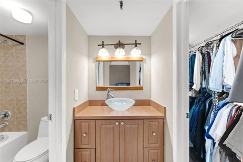 Copropriété à vendre à Miami, Floride: 2 chambres, 84.63 m2 № 2042186 - photo 15