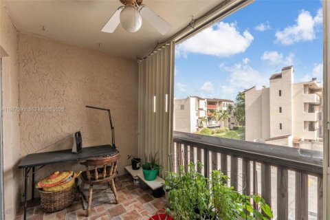 Copropriété à vendre à Miami, Floride: 2 chambres, 84.63 m2 № 2042186 - photo 12