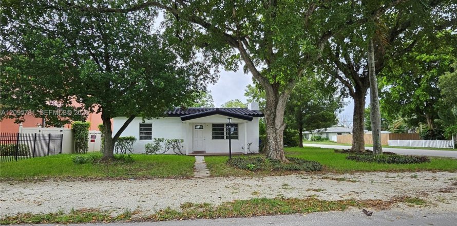 Villa ou maison à Pompano Beach, Floride 4 chambres, 96.25 m2 № 2385061