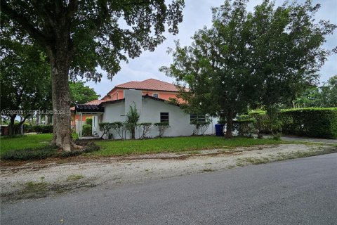 Villa ou maison à vendre à Pompano Beach, Floride: 4 chambres, 96.25 m2 № 2385061 - photo 2