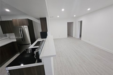 Villa ou maison à vendre à Pompano Beach, Floride: 4 chambres, 96.25 m2 № 2385061 - photo 7