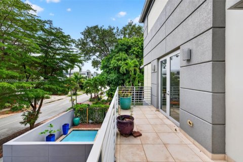 Adosado en venta en Fort Lauderdale, Florida, 3 dormitorios, 275.08 m2 № 2290323 - foto 30