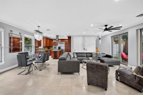 Adosado en venta en Fort Lauderdale, Florida, 3 dormitorios, 275.08 m2 № 2290323 - foto 6