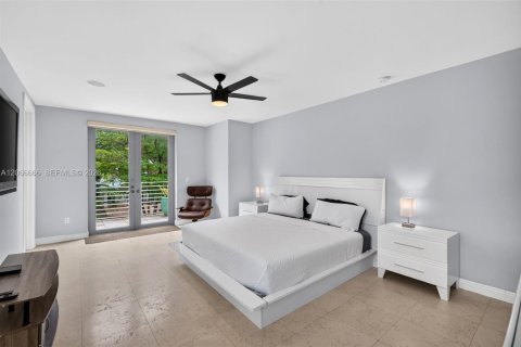Adosado en venta en Fort Lauderdale, Florida, 3 dormitorios, 275.08 m2 № 2290323 - foto 26