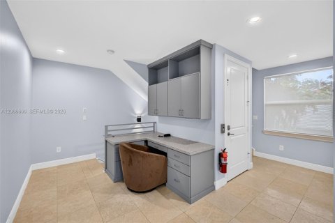 Adosado en venta en Fort Lauderdale, Florida, 3 dormitorios, 275.08 m2 № 2290323 - foto 16