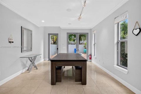 Adosado en venta en Fort Lauderdale, Florida, 3 dormitorios, 275.08 m2 № 2290323 - foto 5