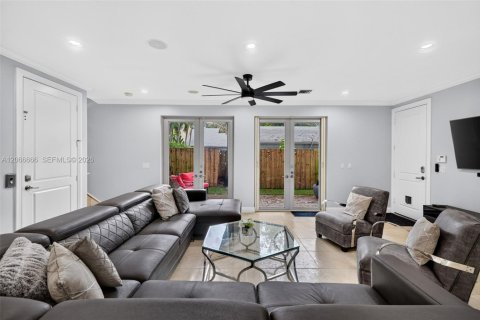Adosado en venta en Fort Lauderdale, Florida, 3 dormitorios, 275.08 m2 № 2290323 - foto 12