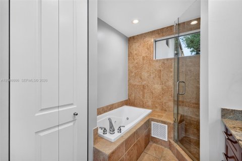 Adosado en venta en Fort Lauderdale, Florida, 3 dormitorios, 275.08 m2 № 2290323 - foto 29