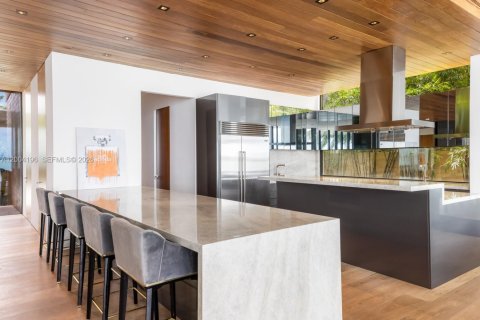 House in Miami Beach, Florida 7 bedrooms, 656.45 sq.m. № 2068547 - photo 6