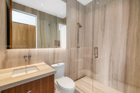 House in Miami Beach, Florida 7 bedrooms, 656.45 sq.m. № 2068547 - photo 27