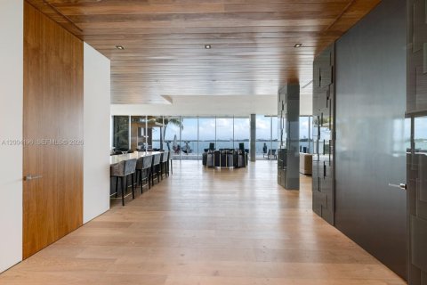 House in Miami Beach, Florida 7 bedrooms, 656.45 sq.m. № 2068547 - photo 4