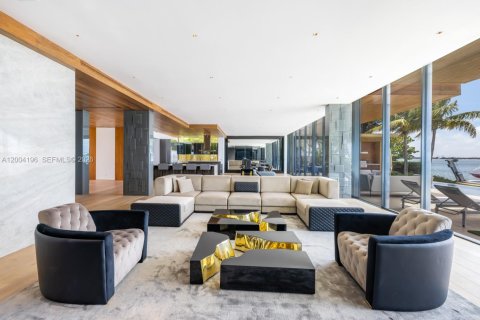 House in Miami Beach, Florida 7 bedrooms, 656.45 sq.m. № 2068547 - photo 9
