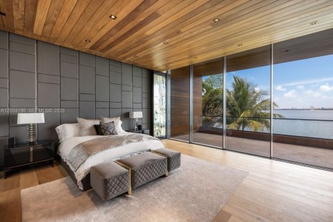 House in Miami Beach, Florida 7 bedrooms, 656.45 sq.m. № 2068547 - photo 13