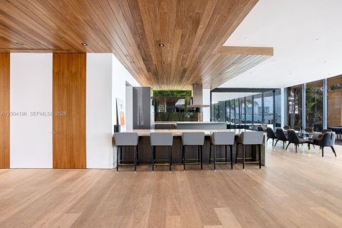 House in Miami Beach, Florida 7 bedrooms, 656.45 sq.m. № 2068547 - photo 5