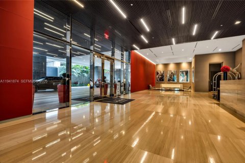 Condominio en venta en Miami, Florida, 4 dormitorios, 147.99 m2 № 1998727 - foto 2