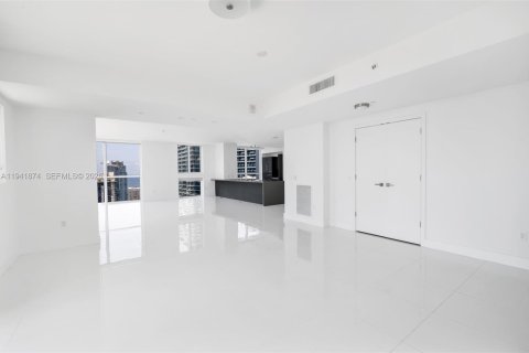Condominio en venta en Miami, Florida, 4 dormitorios, 147.99 m2 № 1998727 - foto 11