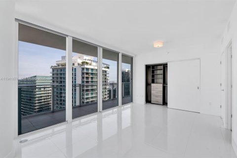 Condominio en venta en Miami, Florida, 4 dormitorios, 147.99 m2 № 1998727 - foto 14