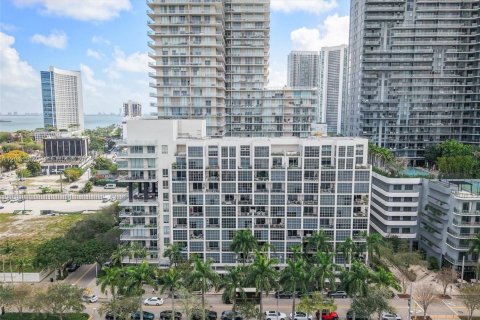 Condo in Miami, Florida, 2 bedrooms № 2074898 - photo 28