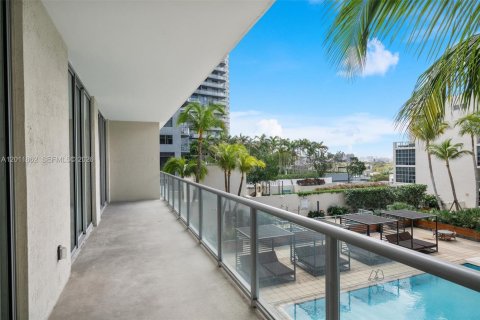 Condo in Miami, Florida, 2 bedrooms № 2074898 - photo 16