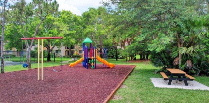 Condo in Royal Palm Beach, Florida, 2 bedrooms № 1097535
