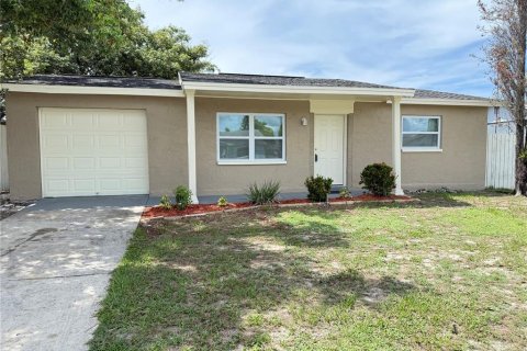 House in Port Richey, Florida 3 bedrooms, 90.3 sq.m. № 2355054