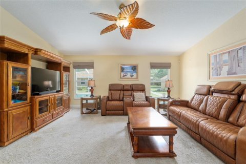 House in Ocala, Florida 4 bedrooms, 722.87 sq.m. № 1746771 - photo 18