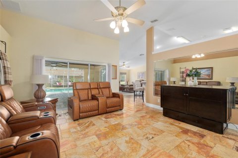 House in Ocala, Florida 4 bedrooms, 722.87 sq.m. № 1746771 - photo 12