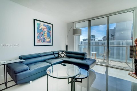 Condo in Miami, Florida, 1 bedroom  № 1994760 - photo 11