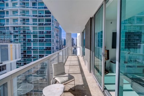Condo in Miami, Florida, 1 bedroom  № 1994760 - photo 1