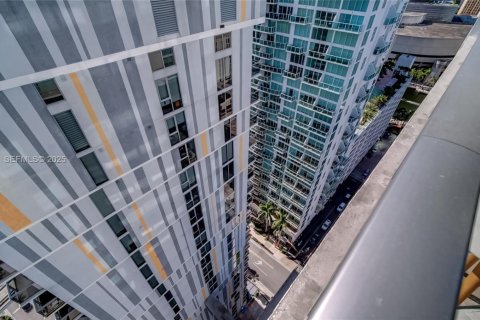 Condo in Miami, Florida, 1 bedroom  № 1994760 - photo 22