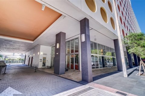 Condo in Miami, Florida, 1 bedroom  № 1994760 - photo 24