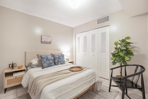 Condominio en venta en Miami Gardens, Florida, 1 dormitorio, 77.67 m2 № 2252560 - foto 14