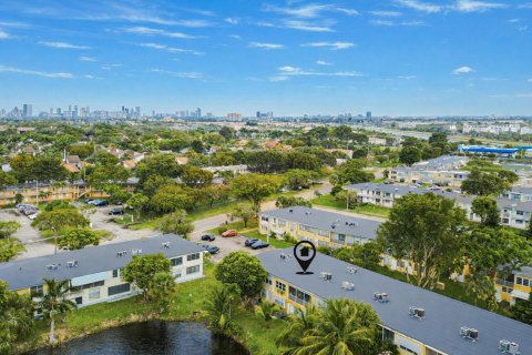 Condominio en venta en Miami Gardens, Florida, 1 dormitorio, 77.67 m2 № 2252560 - foto 24