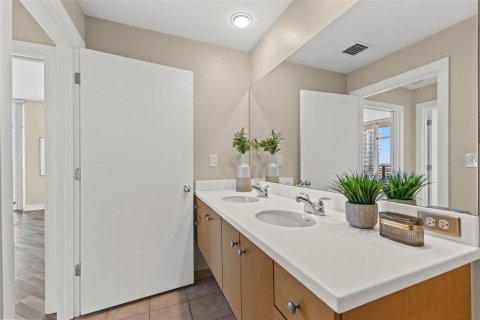 Copropriété à vendre à Tampa, Floride: 2 chambres, 126.9 m2 № 2199111 - photo 26