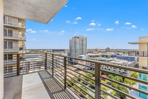 Copropriété à vendre à Tampa, Floride: 2 chambres, 126.9 m2 № 2199111 - photo 19