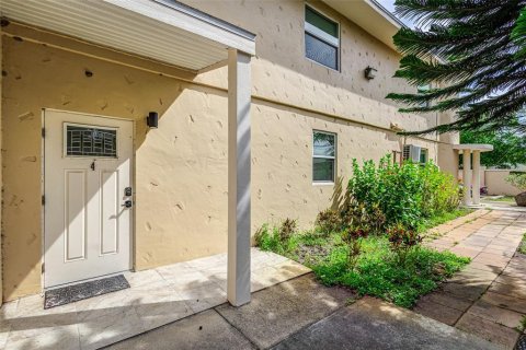 Commercial property in Saint Petersburg, Florida 568.84 sq.m. № 1533000 - photo 3