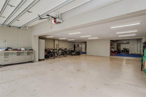 Commercial property in Saint Petersburg, Florida 568.84 sq.m. № 1533000 - photo 14