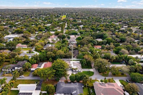 Casa en venta en Pinecrest, Florida, 5 dormitorios № 1448688 - foto 8