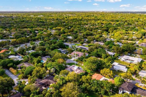 Casa en venta en Pinecrest, Florida, 5 dormitorios № 1448688 - foto 13
