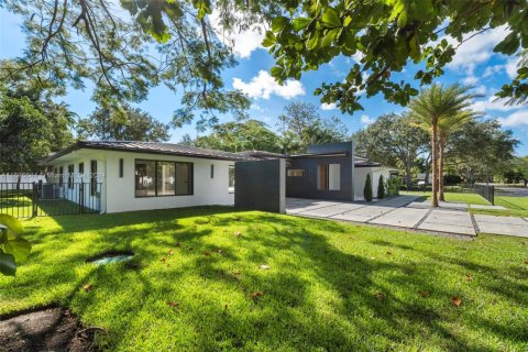 Casa en venta en Pinecrest, Florida, 5 dormitorios № 1448688 - foto 5
