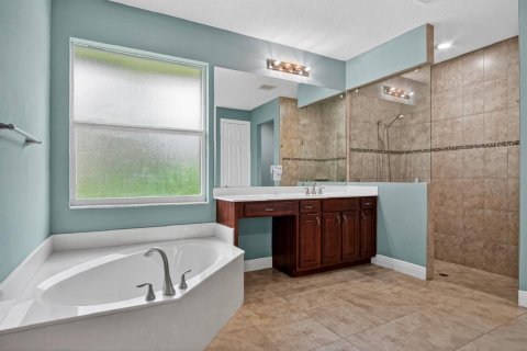 House in St. Lucie, Florida 3 bedrooms, 223.52 sq.m. № 2083969 - photo 16