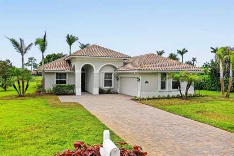 House in St. Lucie, Florida 3 bedrooms, 223.52 sq.m. № 2083969 - photo 3